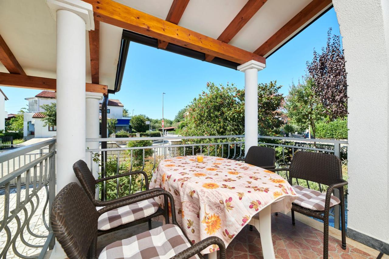 Haus Ana Lägenhet Poreč Exteriör bild