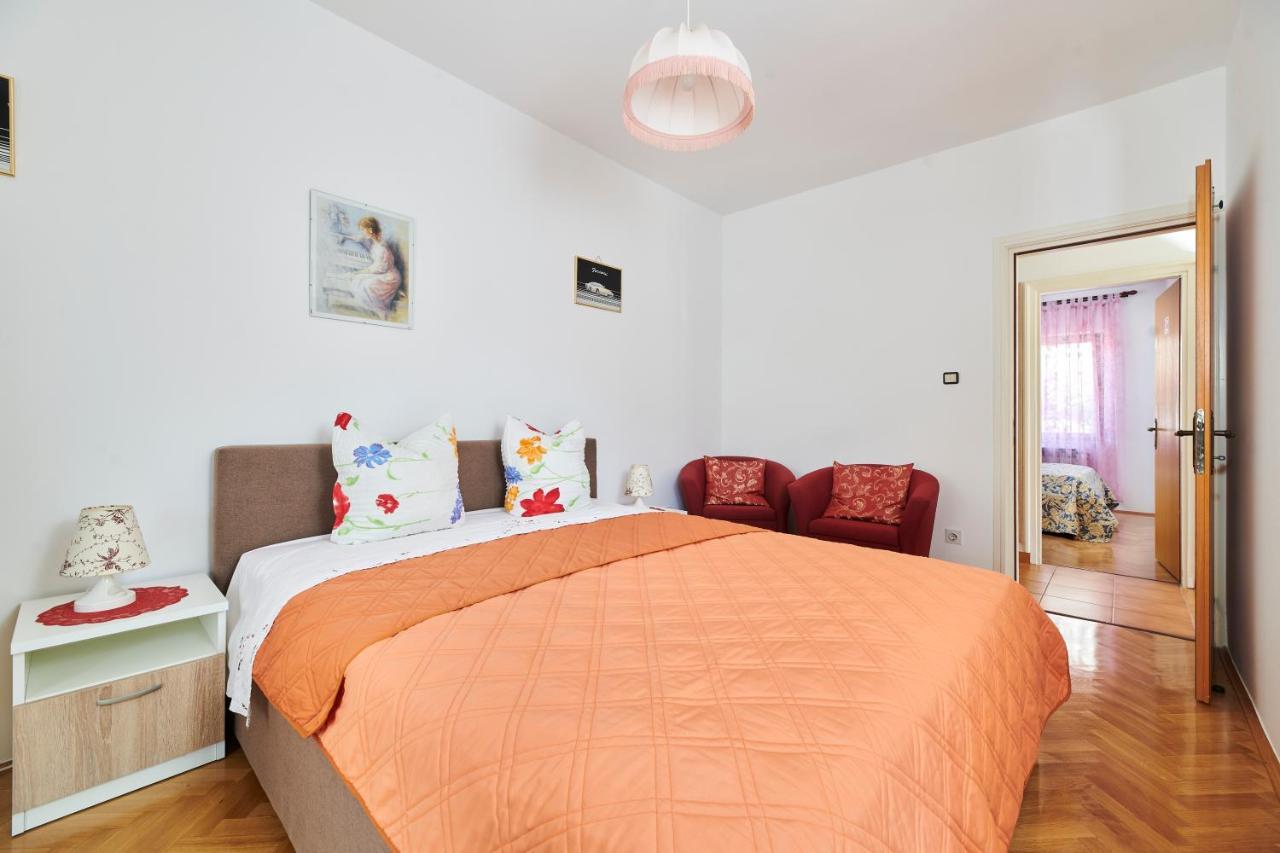 Haus Ana Lägenhet Poreč Exteriör bild