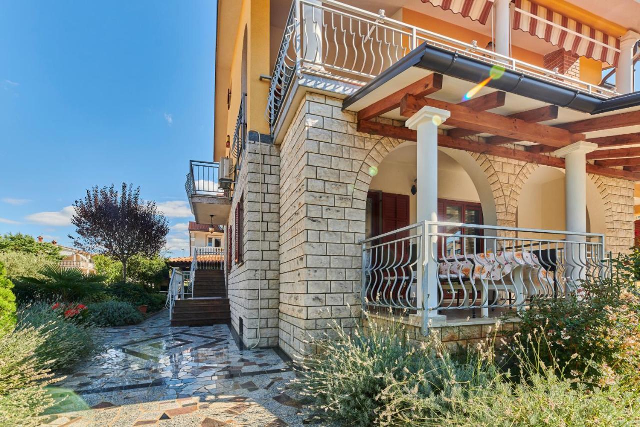 Haus Ana Lägenhet Poreč Rum bild