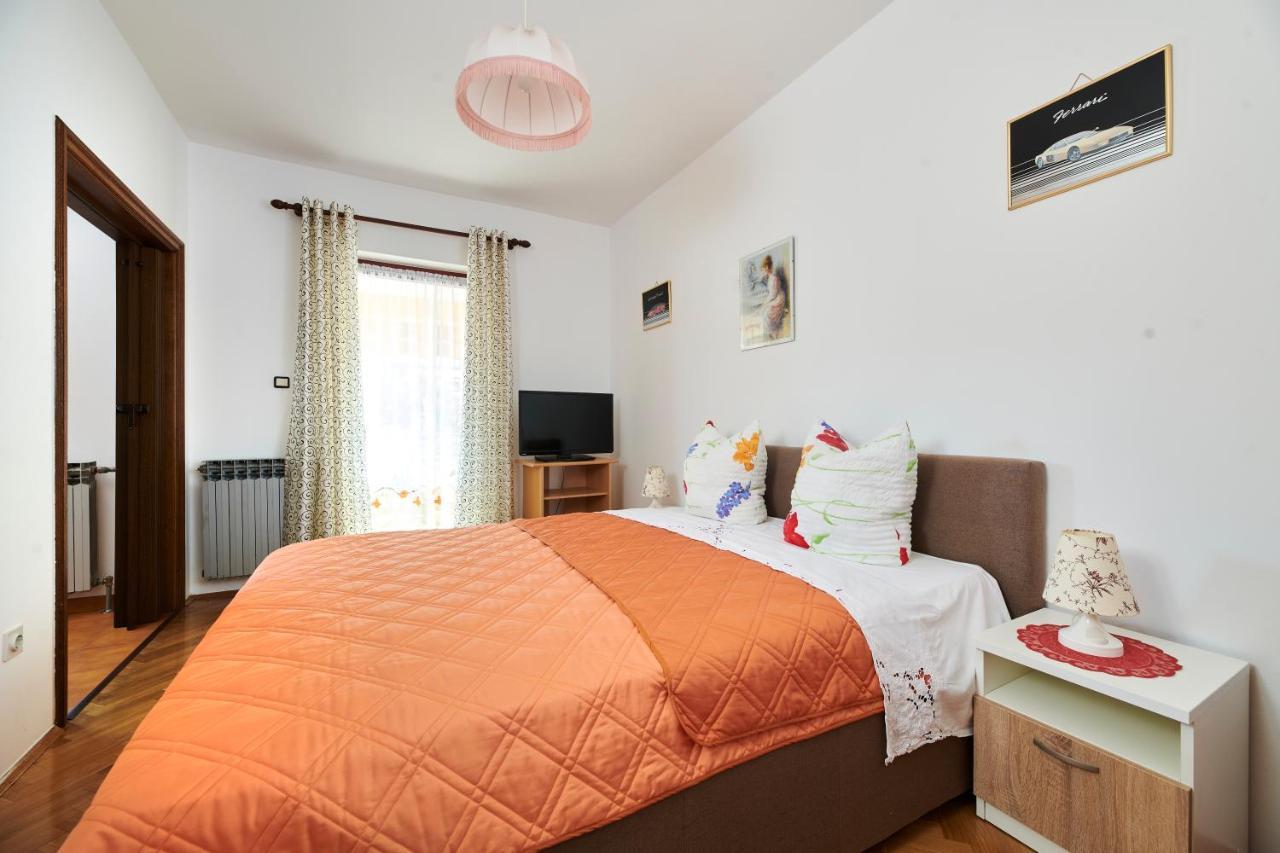 Haus Ana Lägenhet Poreč Exteriör bild