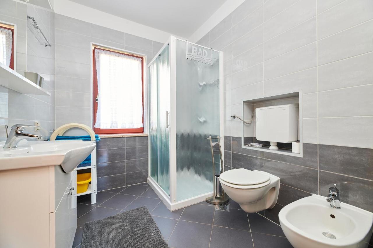 Haus Ana Lägenhet Poreč Exteriör bild