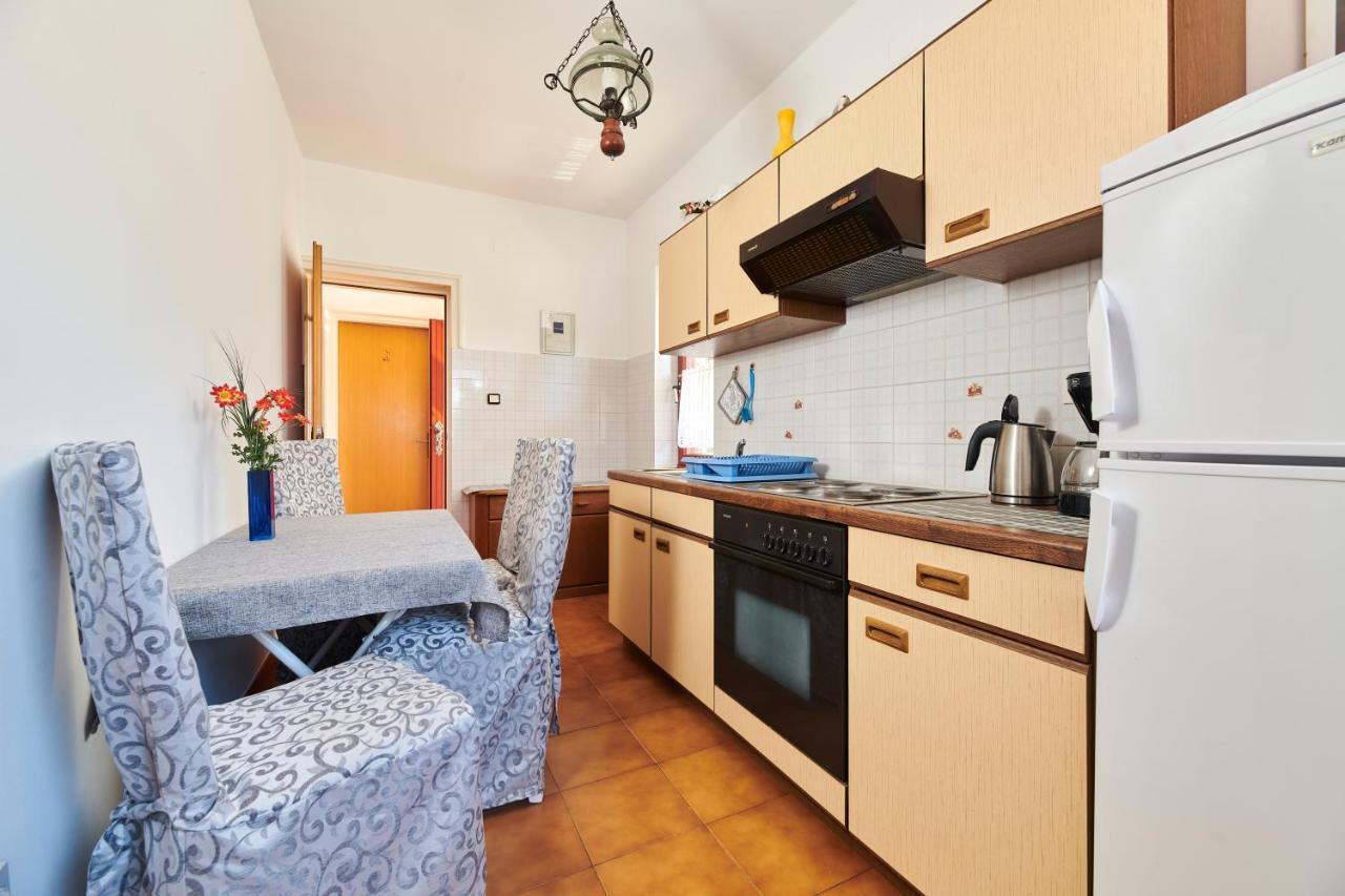 Haus Ana Lägenhet Poreč Exteriör bild